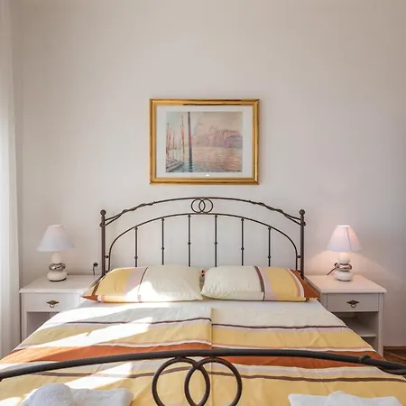 Gina Apartament